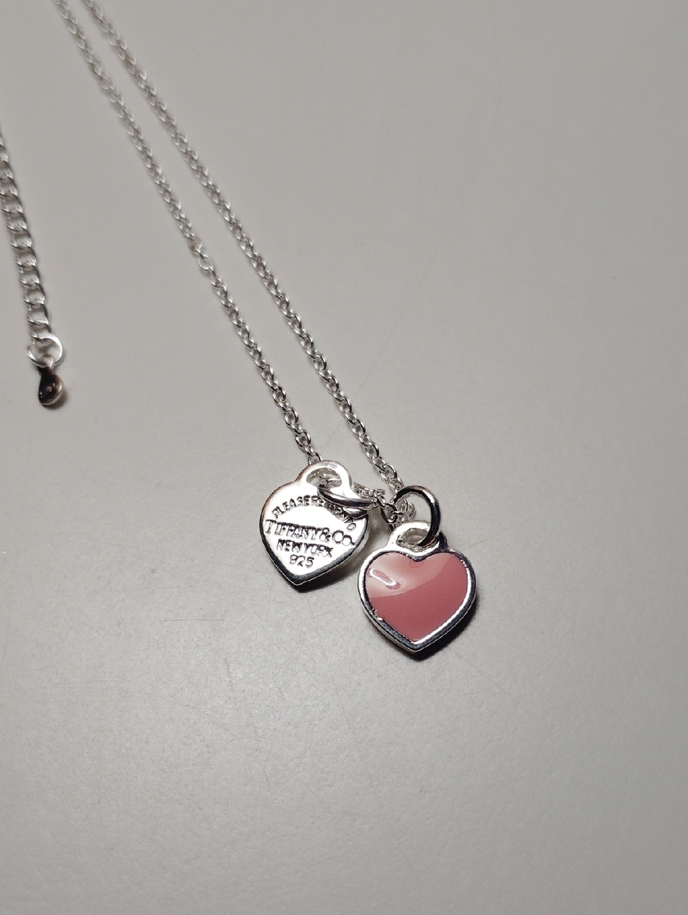 🩷💎DOUBLE HEART BUBBLEGUM PINK**T&CO** DAINTY NECKLACE 925🩷💎